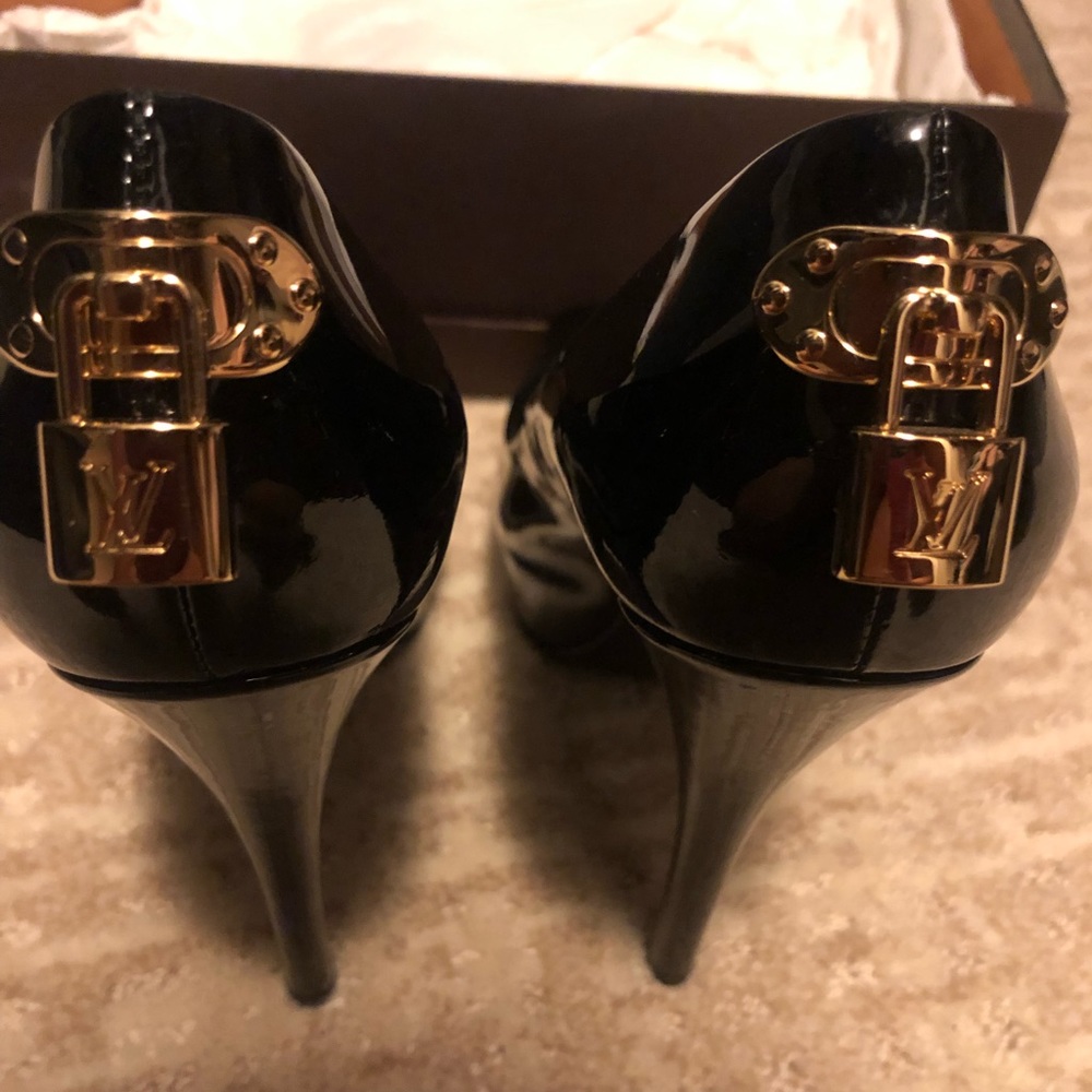 NIB Louis Vuitton Oh Really Open Toe Patent